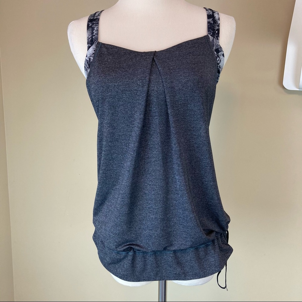 Lululemon built-In bra Tank Top Size 6 Gray.